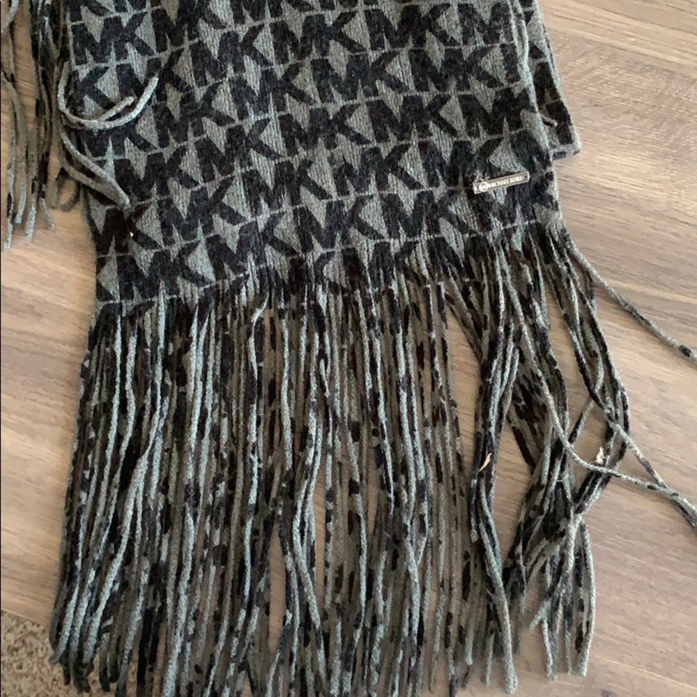 Michael Kors scarf